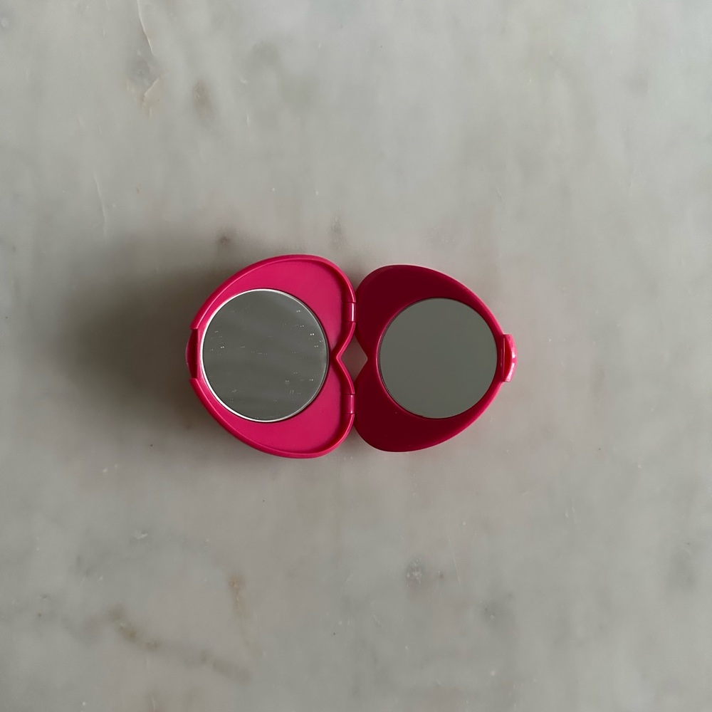 🆓💄💖 Dual-sided mirror compact in pink heart shape